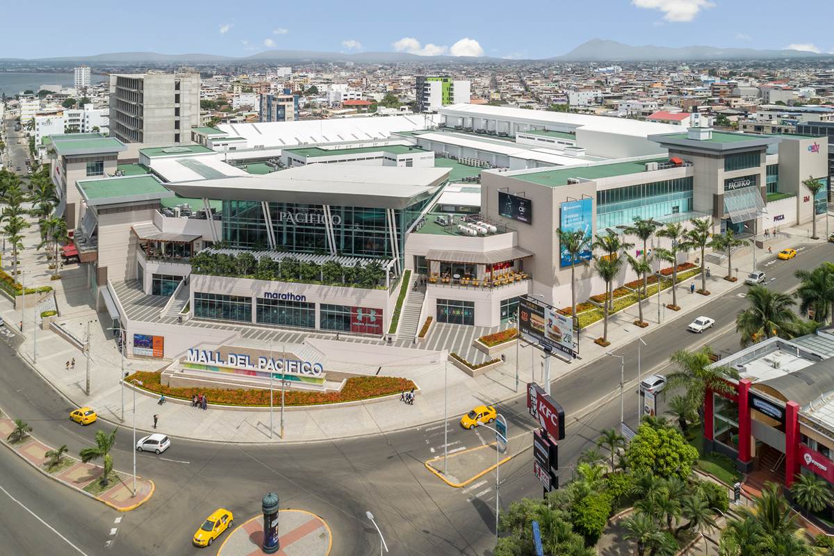 Pacific Hotel Mall aerial Ecuador Design Architects / Architectos