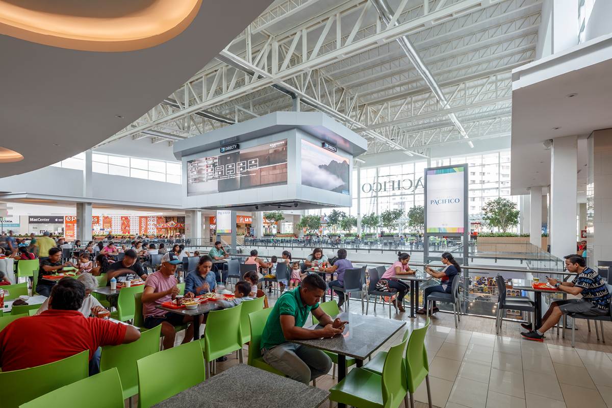 Pacific Hotel Mall food court Ecuador Design Architects / Architectos